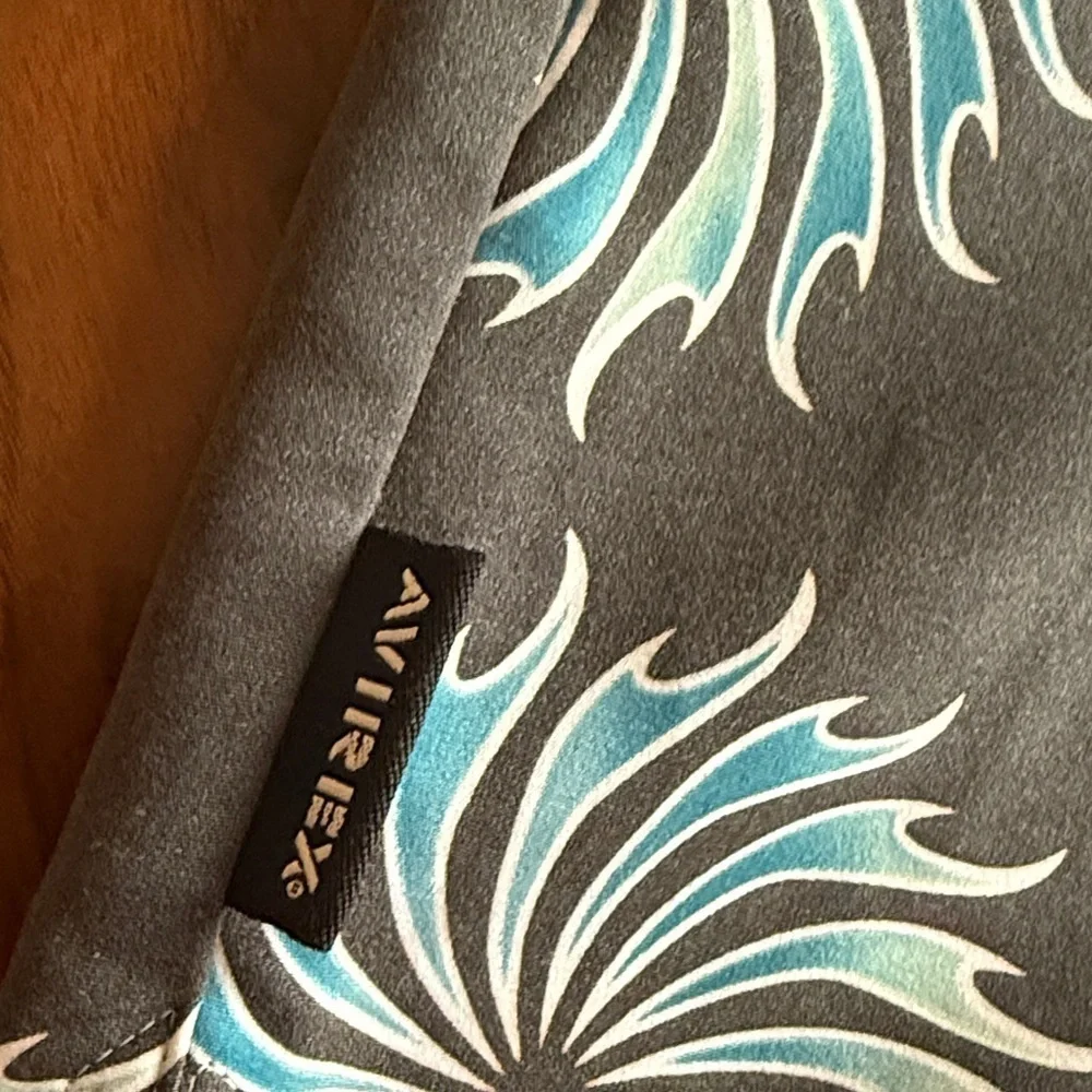 Avirex *rare* 90s Gray and Teal Swirl Design Shirt - medium for men - Picture 3 of 8